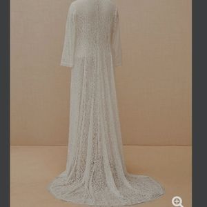 NWT TORRID IVORY SCALLOP DUSTER WITH TRAIL (BRIDAL) SIZE 00
